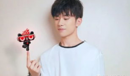 男明星养网红,一场跨界爱情的甜蜜绽放